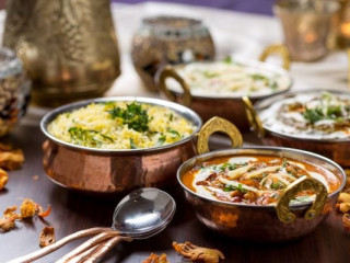 Explore the Best Indian Food in Chicago! Order Online from Renowned Indian Restaurants for Quick Del